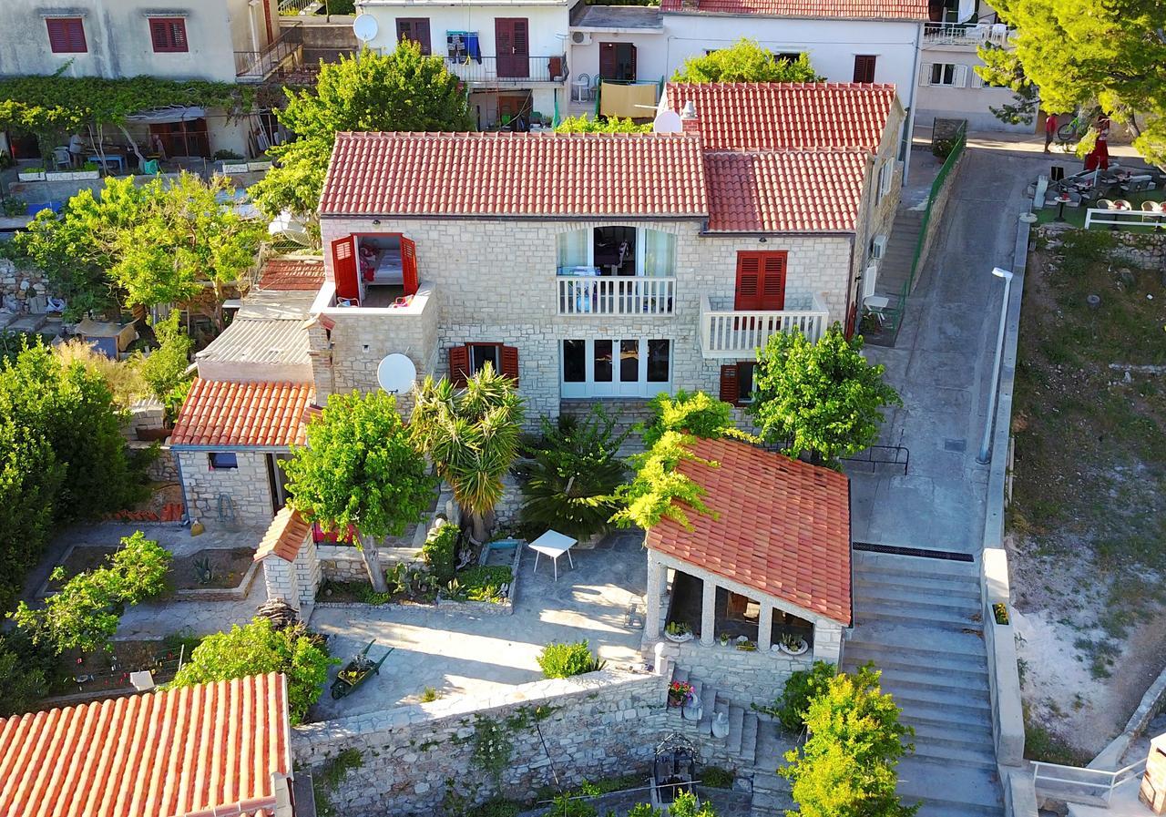 Apartments Racic Бол Екстер'єр фото
